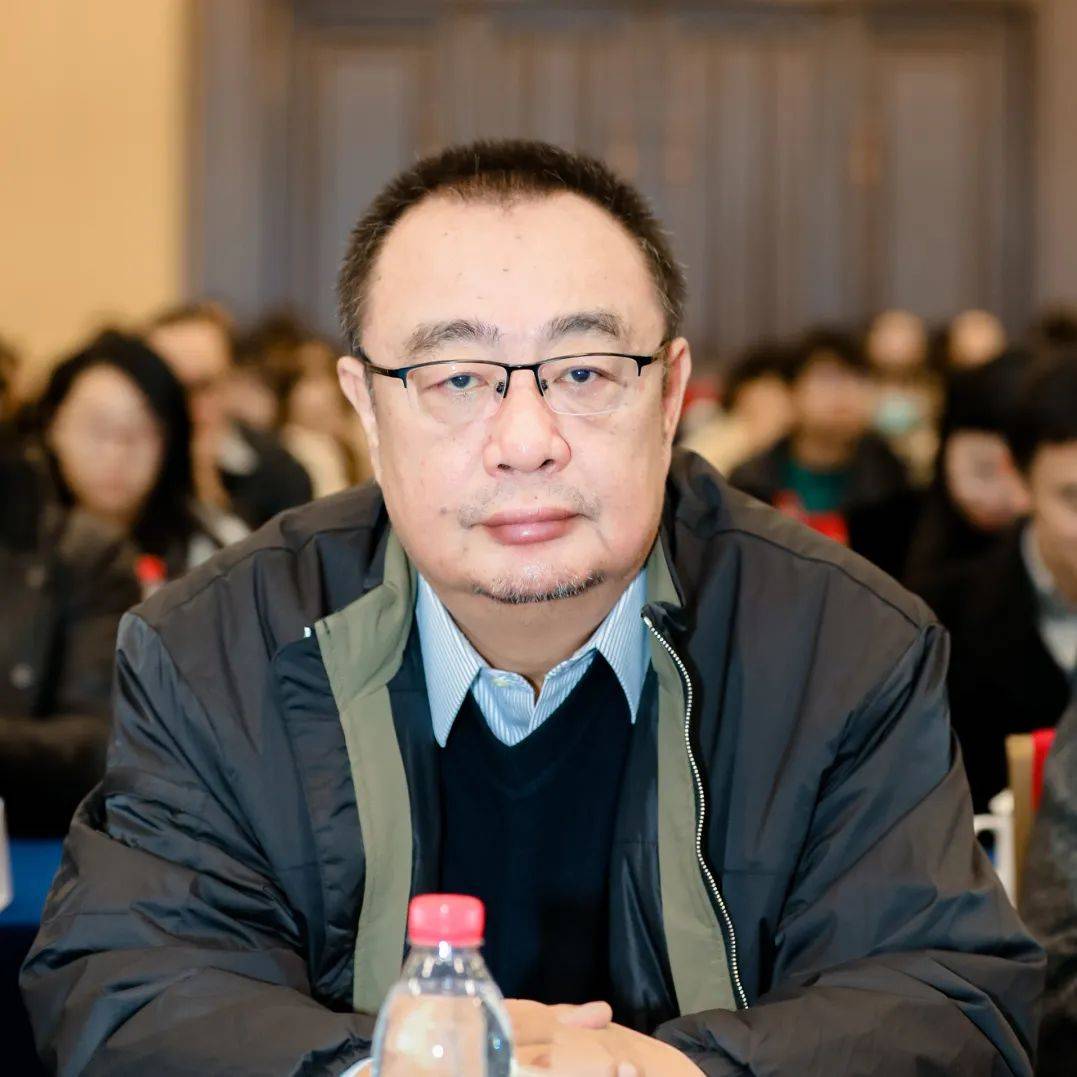 者施奠东,中国风景园林学会副理事长,北京林业大学副校长,教授李雄