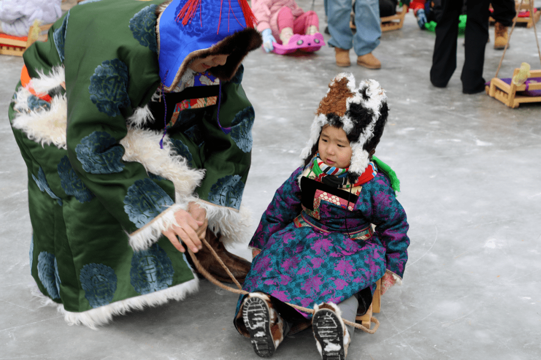 喜迎"十四冬" 同心共筑中国梦丨民族幼儿园开展冰雪进校园活动_海拉尔