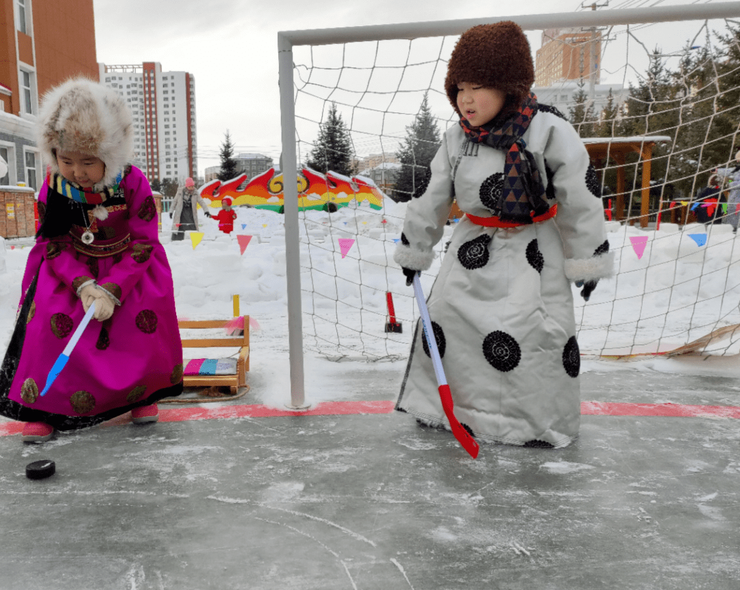 喜迎"十四冬" 同心共筑中国梦丨民族幼儿园开展冰雪进校园活动_海拉尔