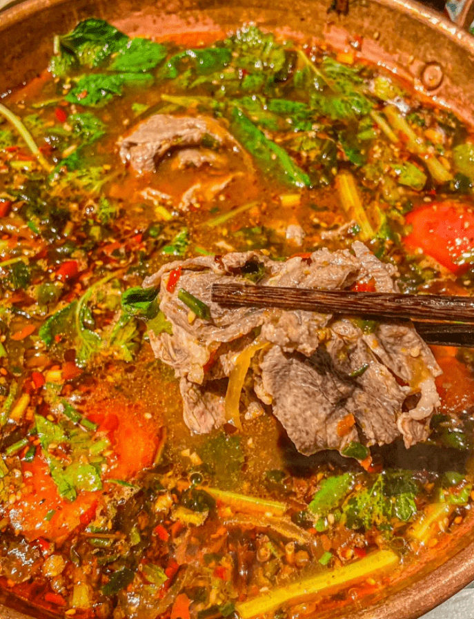 【滇一刀云南酸菜牛肉火锅】 58元享套餐,包含:寻甸鲜切黄牛肉 滇一刀