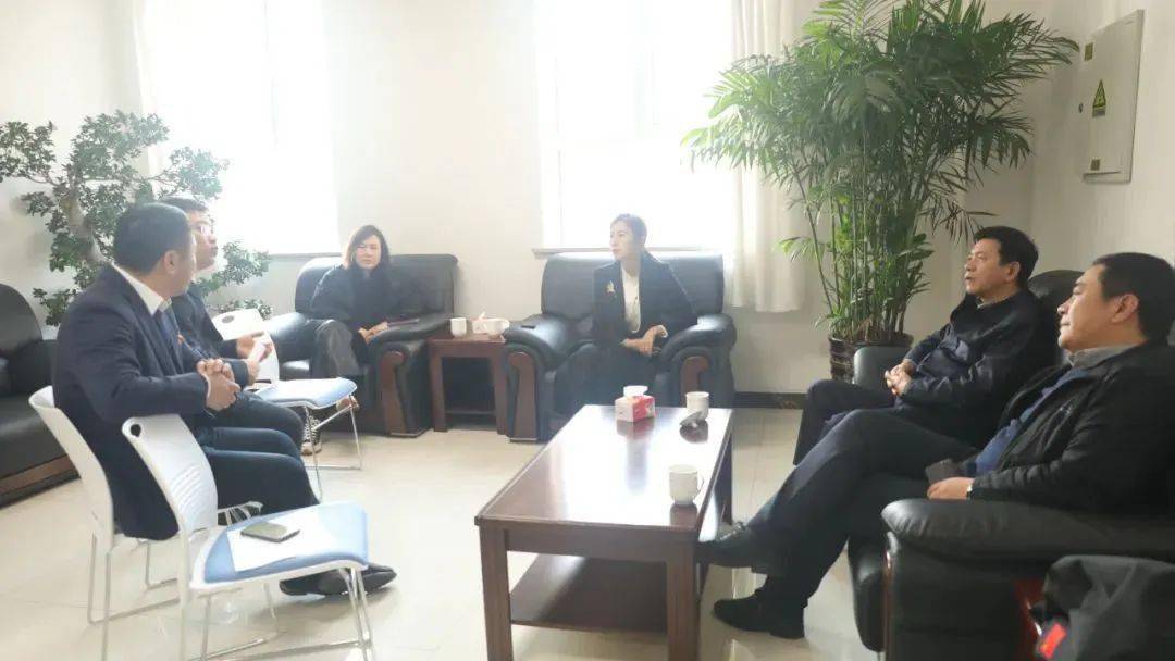 辉南县教育副县长苏鑫,教育局局长李俊,副局长陶玉坤,辉南六中党总支