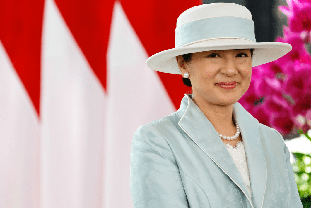 她毕业哈佛,曾是日本最美外交官,却因嫁入皇室患上精神疾病成"悲情