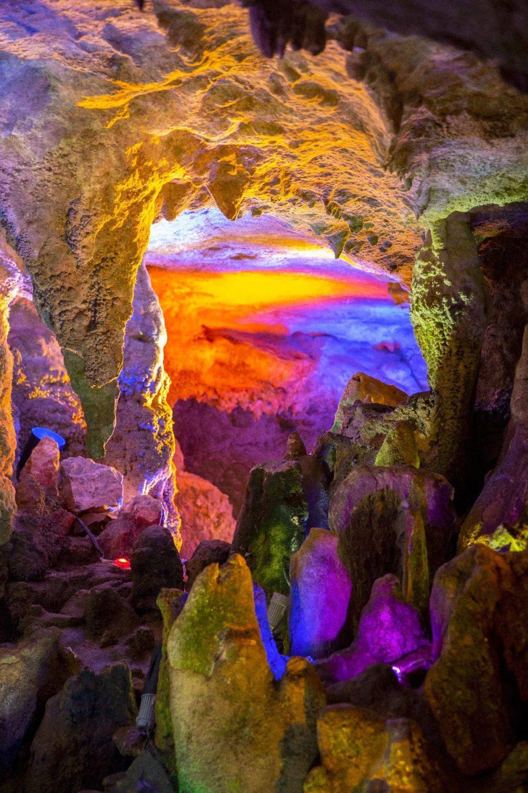 ▼宁化天鹅洞被誉为中国东南地区罕见的洞群世界这里有神州第一