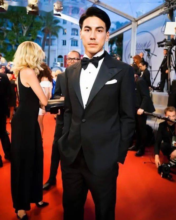 中英混血内娱男星,湖南台真的好爱他!_白梓轩_剧集_发展