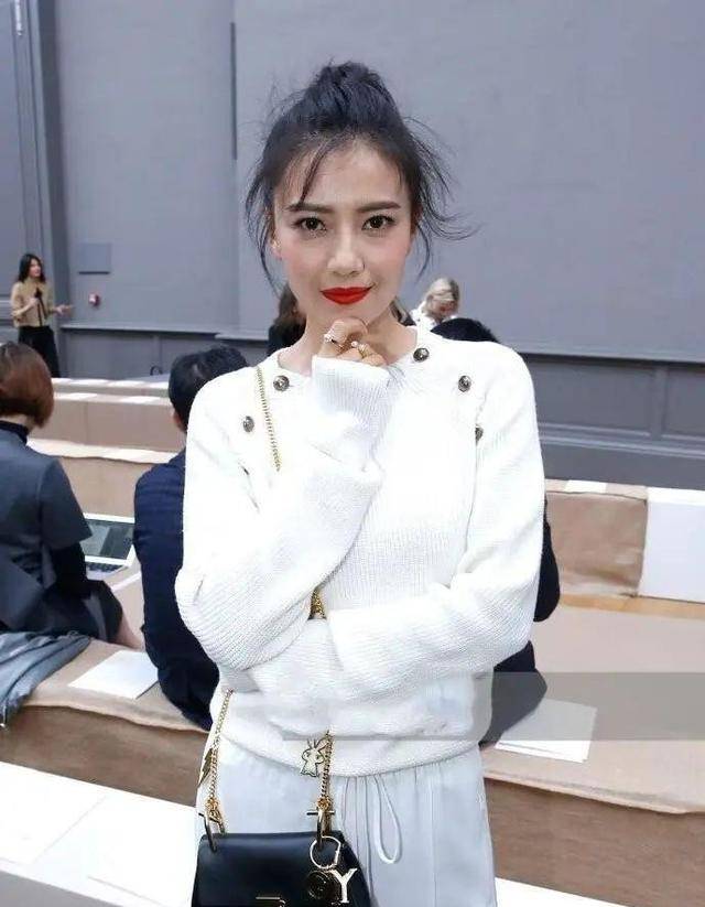高圆圆生图照不修就放出来,鸡窝头皱纹脸和妇女无异_明星_一个人_镜头