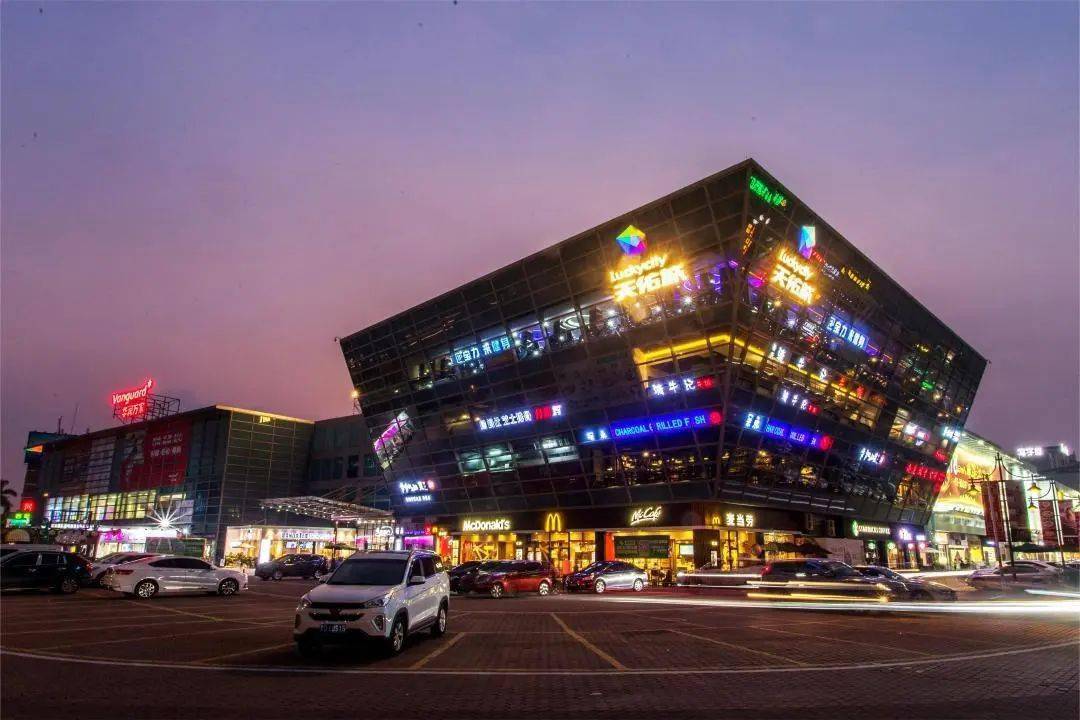 顺德容桂天佑城一楼中庭地点13:30-17:0010:00-12:002023年12月16日