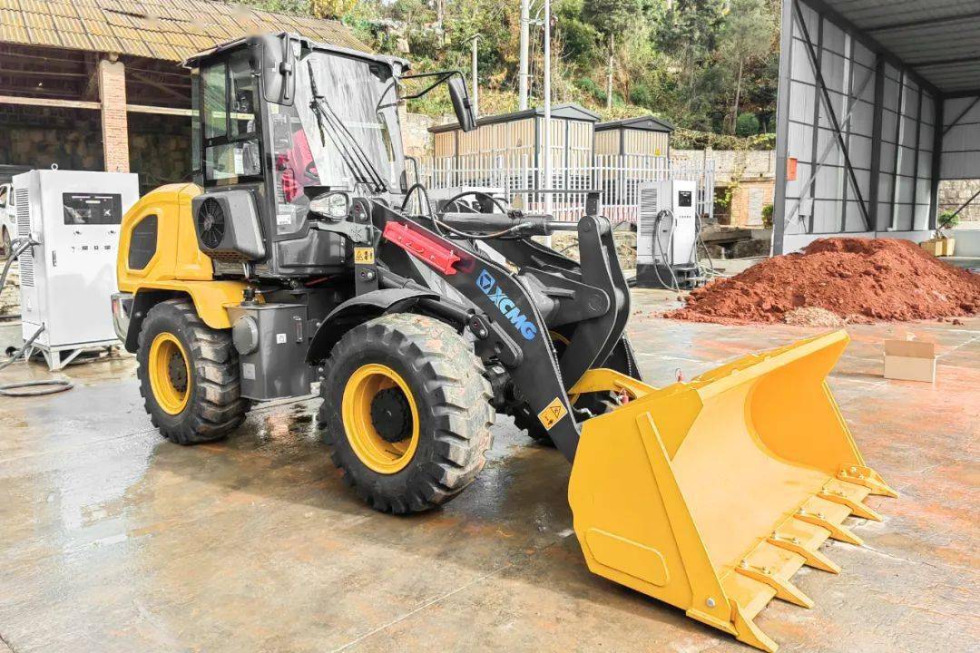 徐工xc918-ev电动装载机交付_客户_智能化_行业