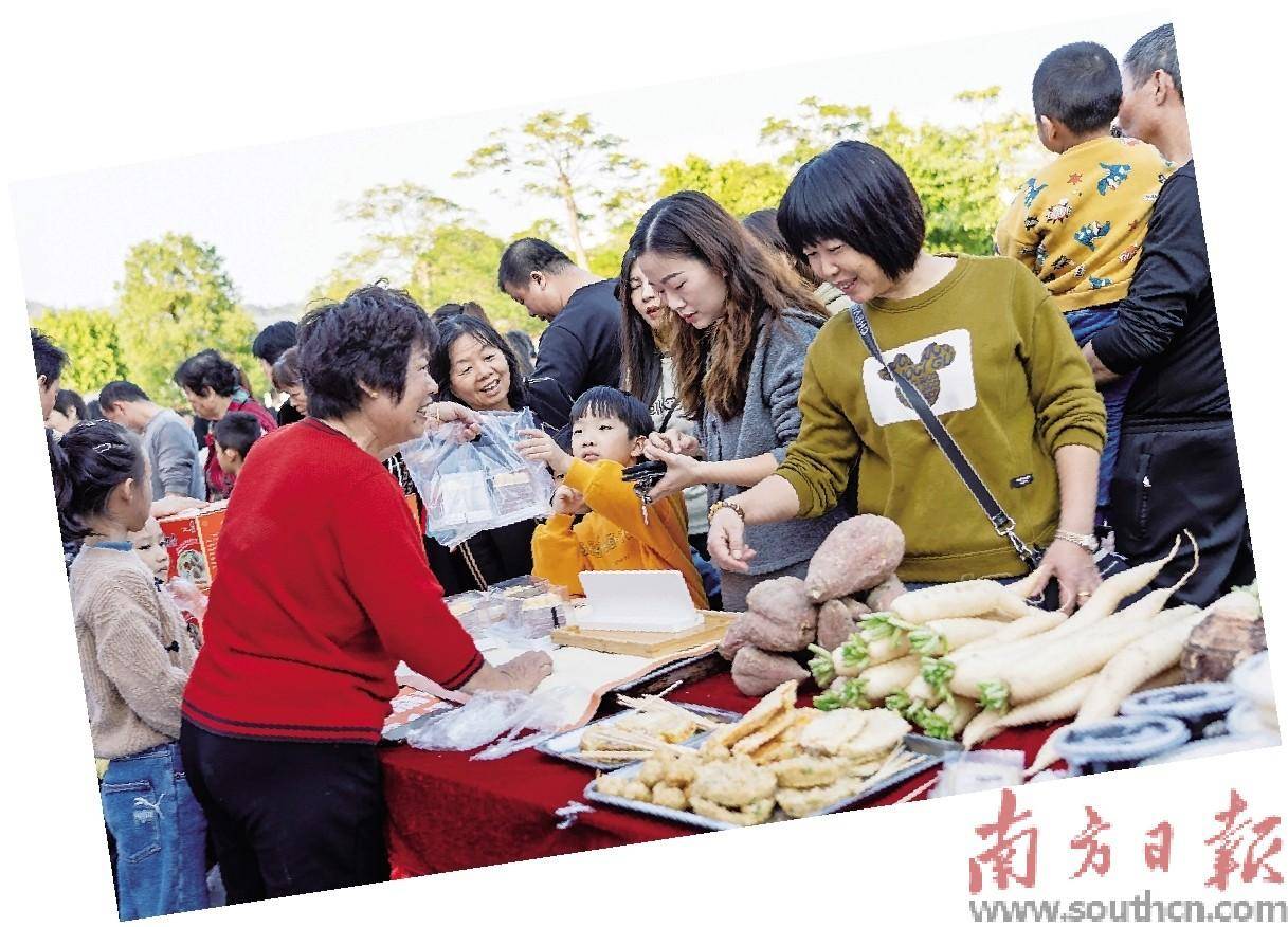 多彩主題公園颳起惠民新風_實踐_文明_廣場