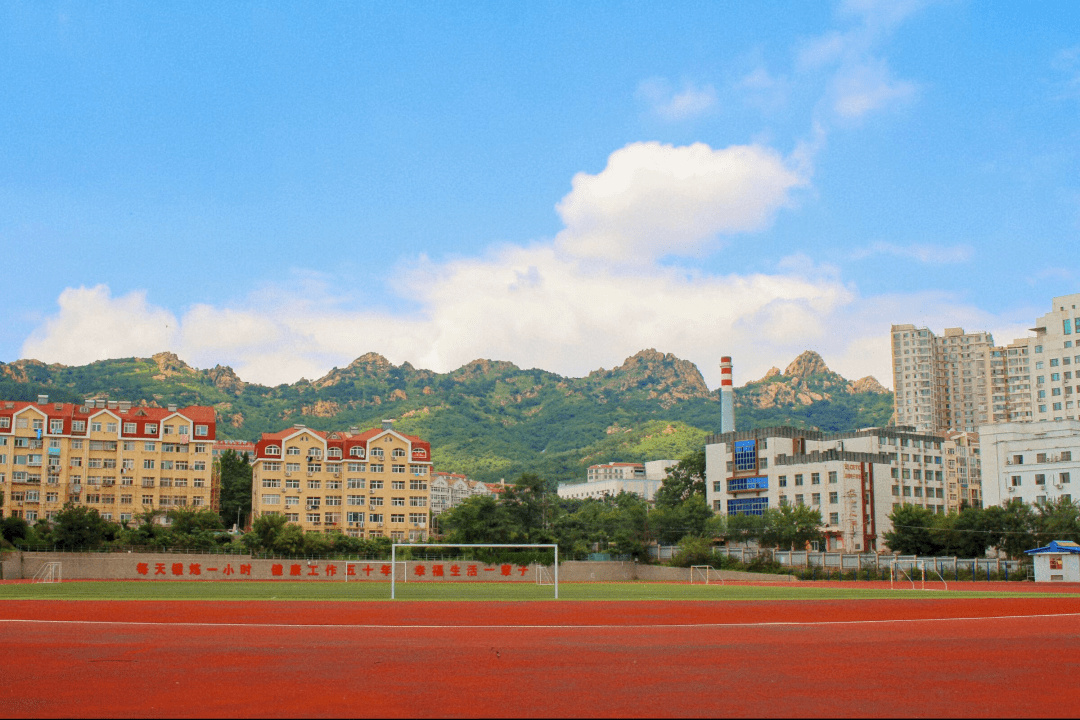 选项a以下哪幅图片是滢园操场?