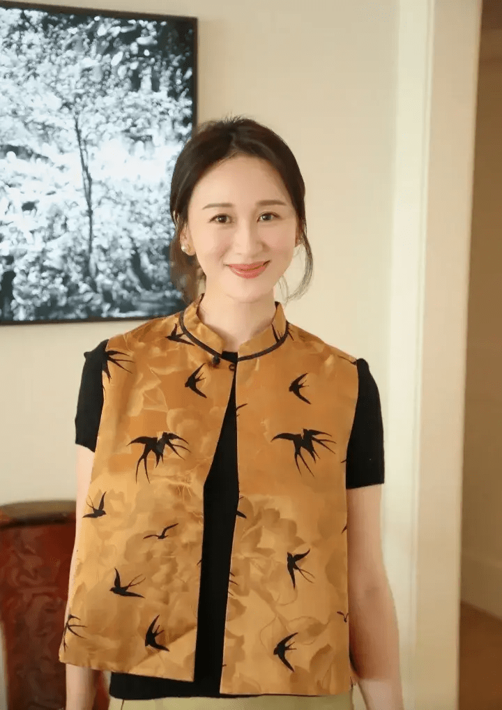 被演员练练惊艳到了,这一身东方韵味穿搭,实在是太美了_美人_身材