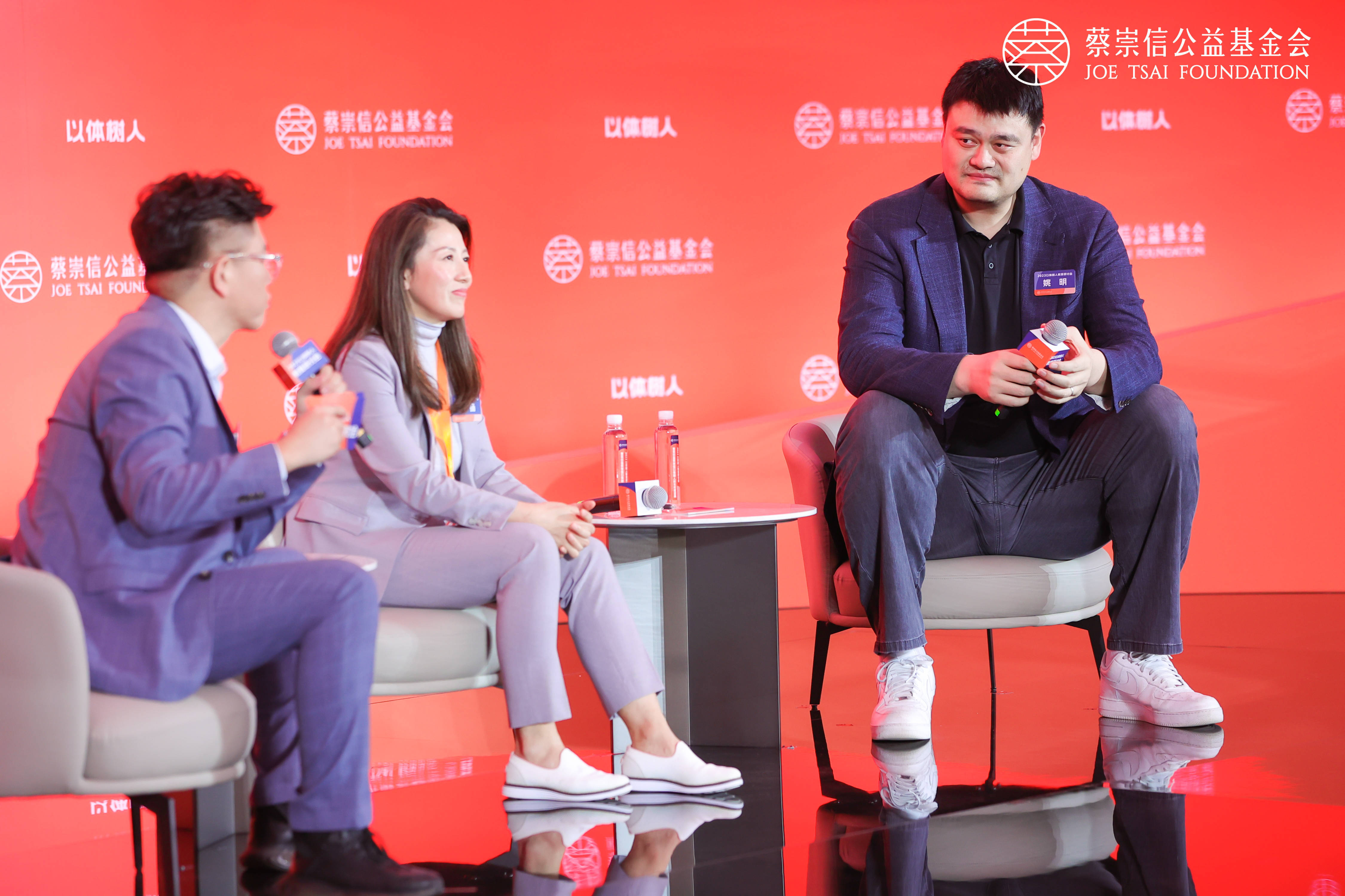 多年如一日支持体育教育,这是姚明和蔡崇信的坚持_篮球_比赛_奖学金