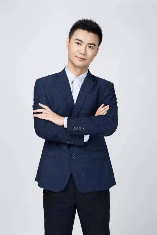 孙博,博士,硕士生导师,青年百人计划引进人才,集成电路学院副教授.