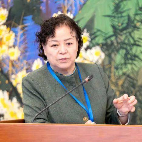 复旦大学哲学学院院长张双利老师主持了论坛开幕式.