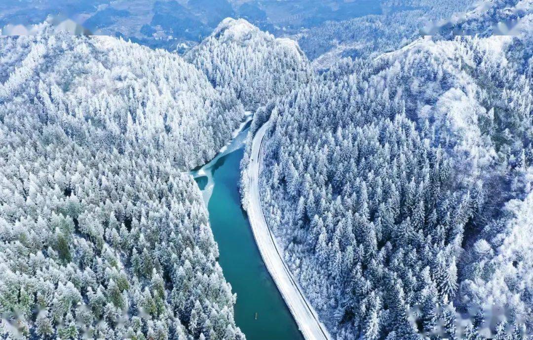 利川齐岳山雪景介绍图片