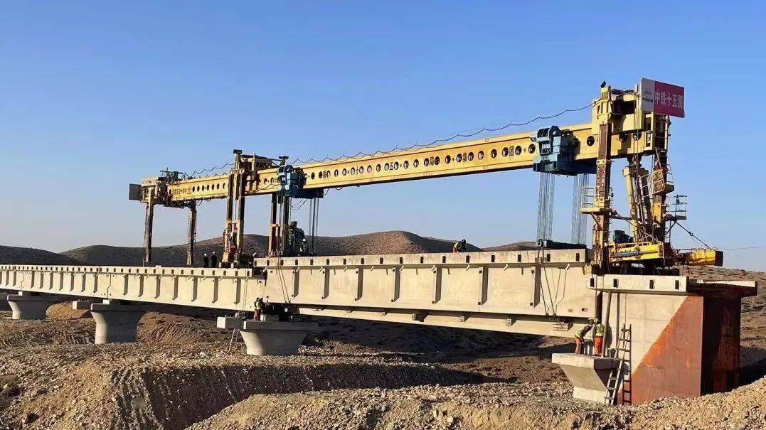 银巴铁路管段32座桥架梁完成_施工_内蒙古_项目