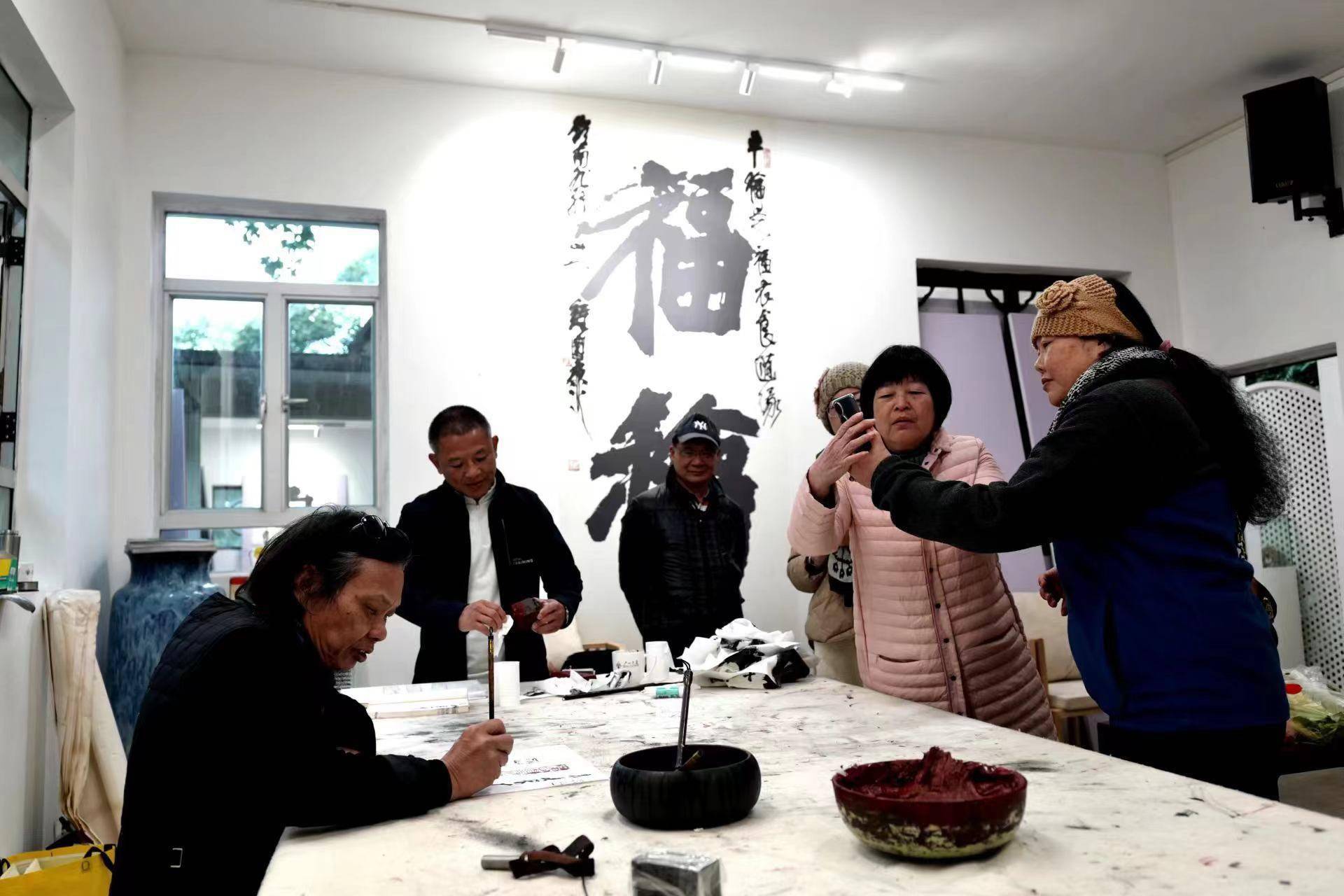 钟国康在广州白云山上演现场创作"跨年秀"_作品展_篆刻_展览