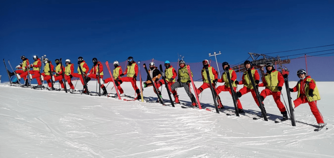 淶源是首批國家級滑雪旅遊度假地(全國共12家),七山滑雪旅遊度假區為