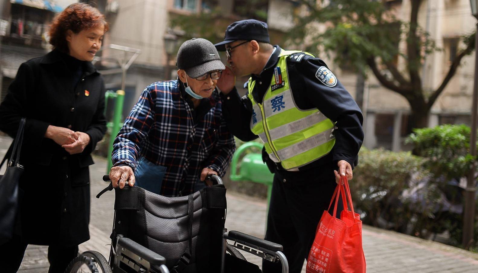 分局花園路派出所社區民警和