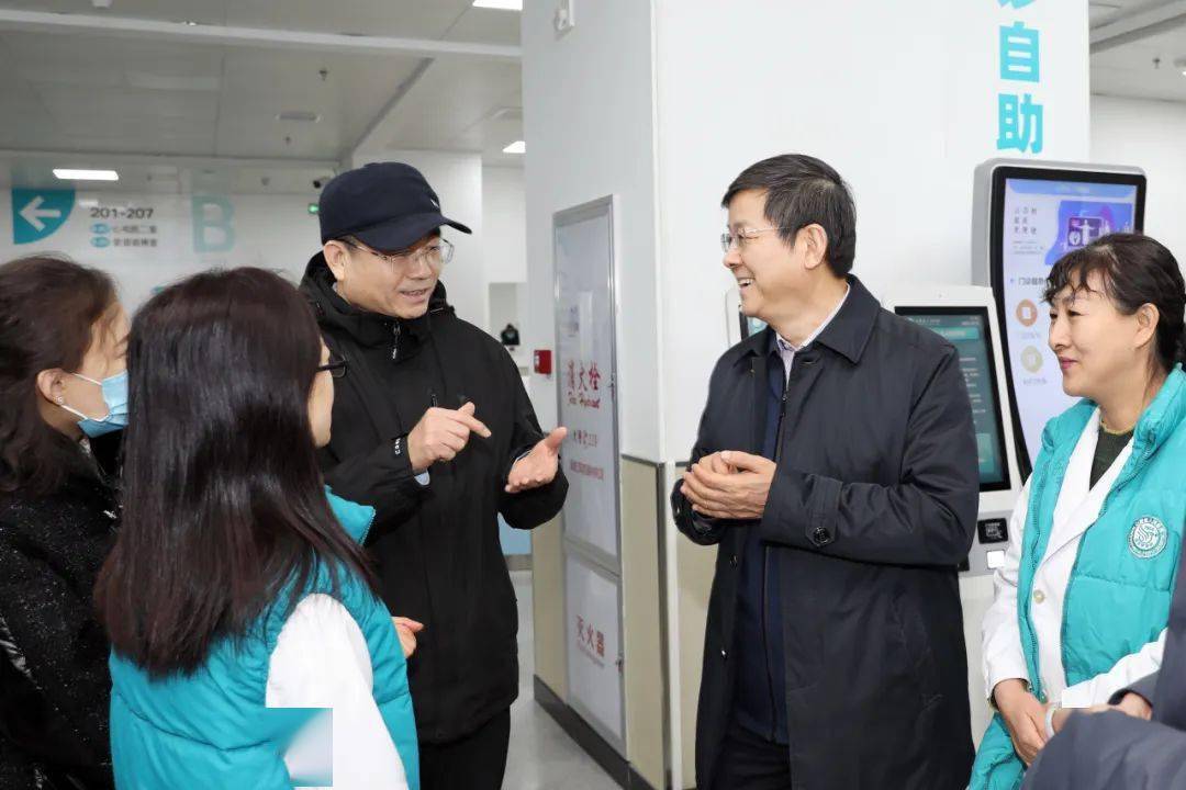 员伏瑞峰,内蒙古自治区卫生健康委中(蒙)医药服务管理处处长郝小金