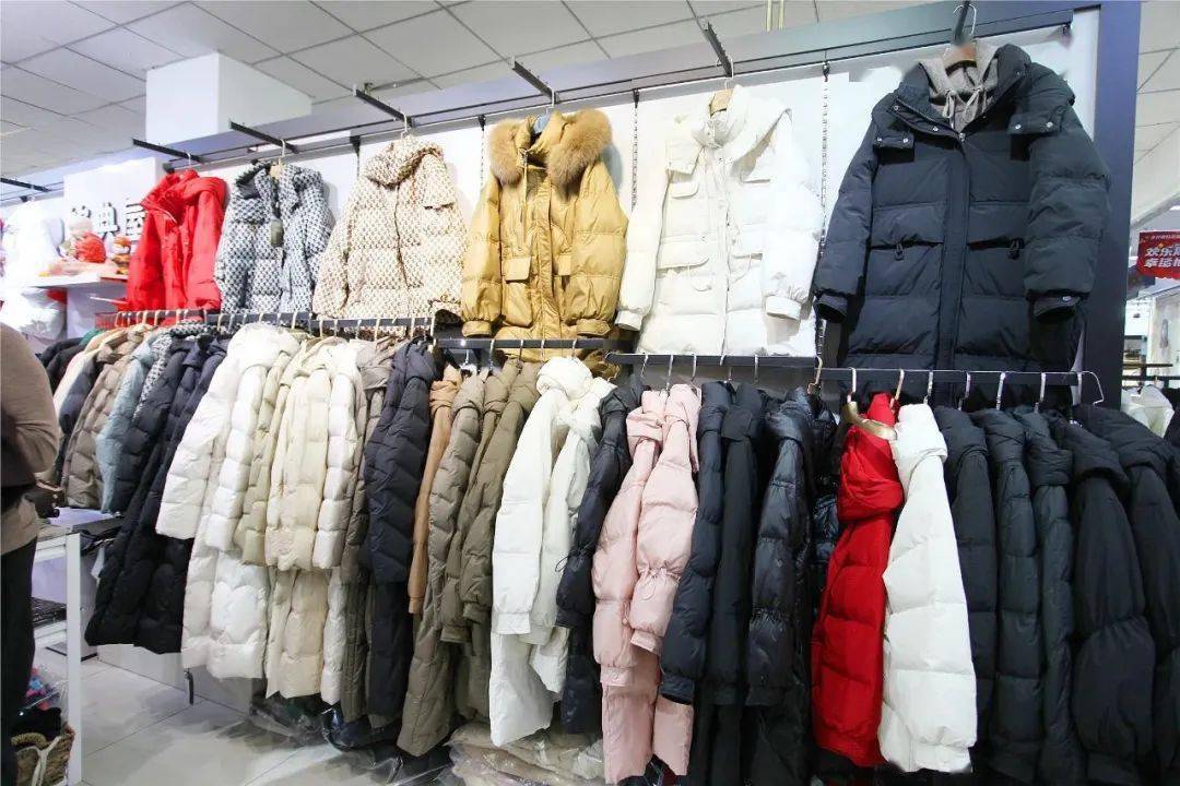 8折活动期间京东一布羽绒服399元起,部分6折活动期间玉兔公子男装满