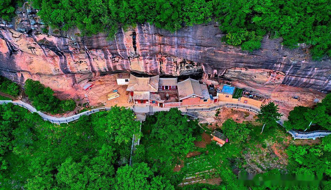 《甘肃天水行》悠然漫步仙人崖风景区