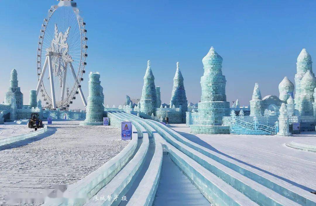 白天的冰雪大世界,宛如冰雕玉砌的"魔城"_哈尔滨_灯光_霍格沃茨