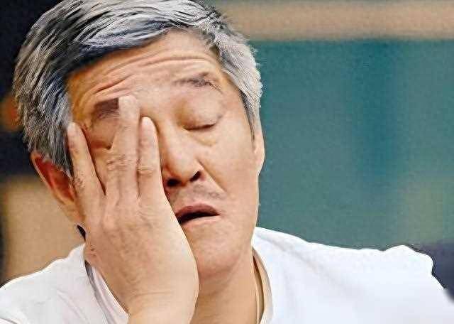 师徒关系更是其中一个看点,就像彭于晏是洪金宝的徒弟,郭德纲曾拜