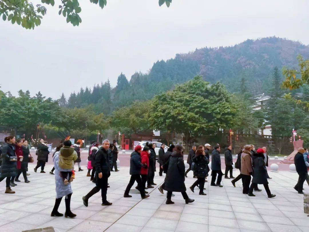 元旦節日期間,蒼溪縣紅色旅遊持續升溫,景點遊客如織,紅色旅遊線路