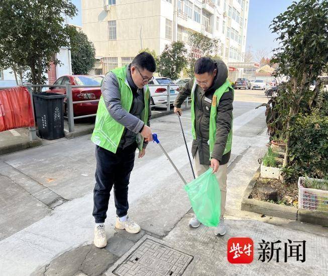 近日,常熟市琴川街道组织开展跨年迎新倡导源头减量主题活动,通过垃圾