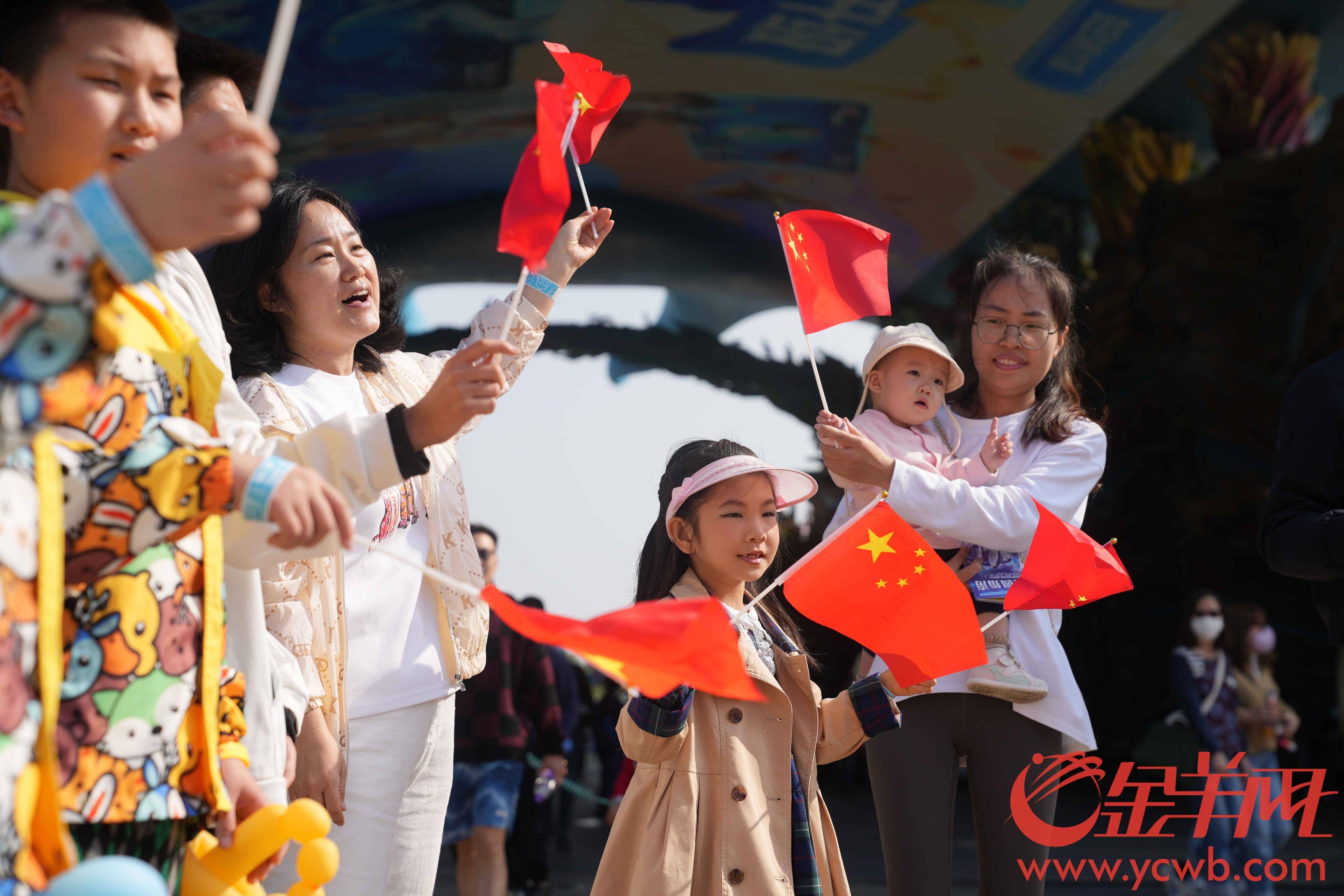 广东多地快闪迎新年