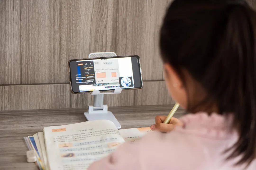 小学生数学作业辅导难题_AI学习机解决家长辅导困境_数学题在线解答 小学一年级