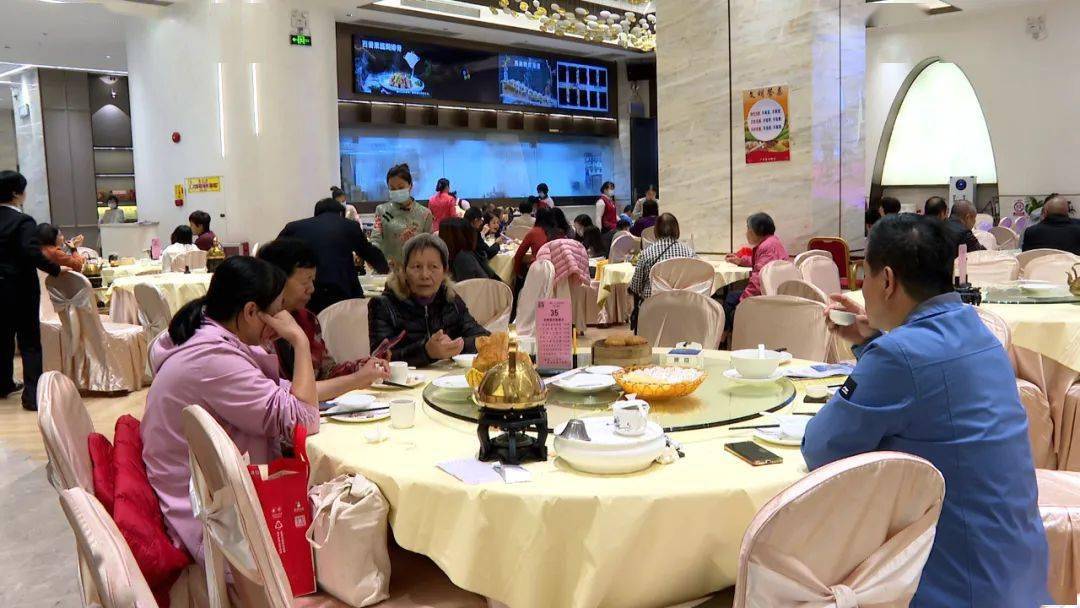 御景假日酒店总经理 欧淦昌:新年新开始,现在很多一家大小都参加喝茶