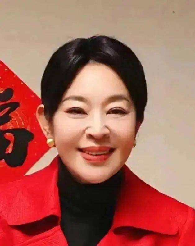 64岁倪萍陷"整容""风波,这样的倪萍你喜欢吗?_生活_人生_儿子